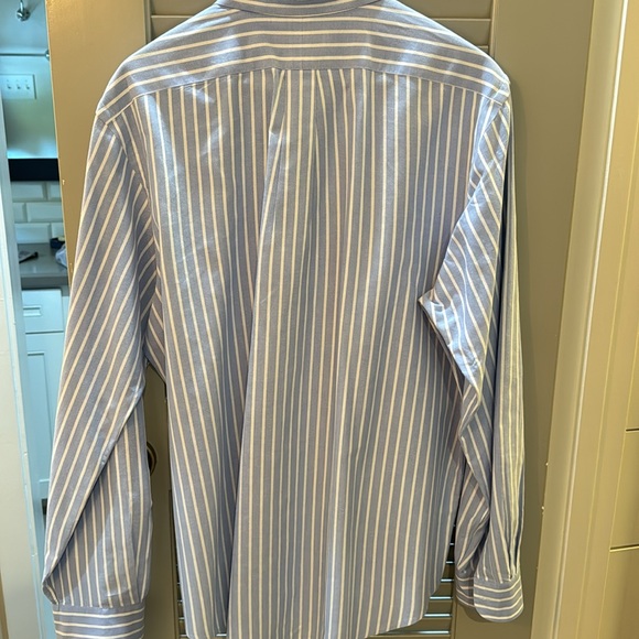 Ralph Lauren buttoned down - Picture 2 of 2